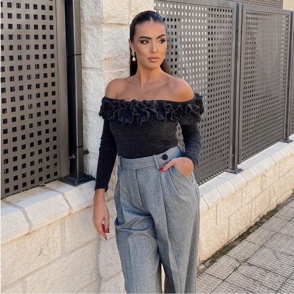 Zara Tops - ZARA RUFFLED CHENILLE CROP TOP